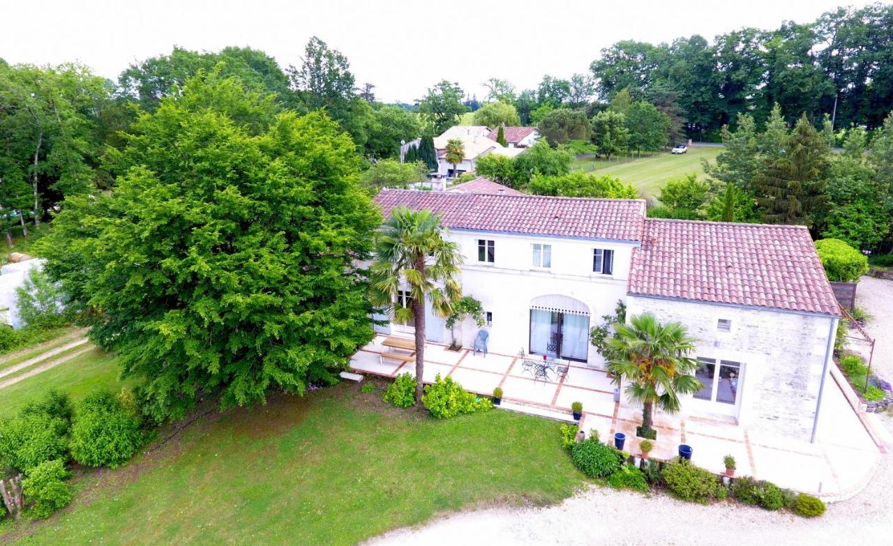 Le Logis De La Brumanderie - Saintes Fontcouverte  Eksteriør bilde