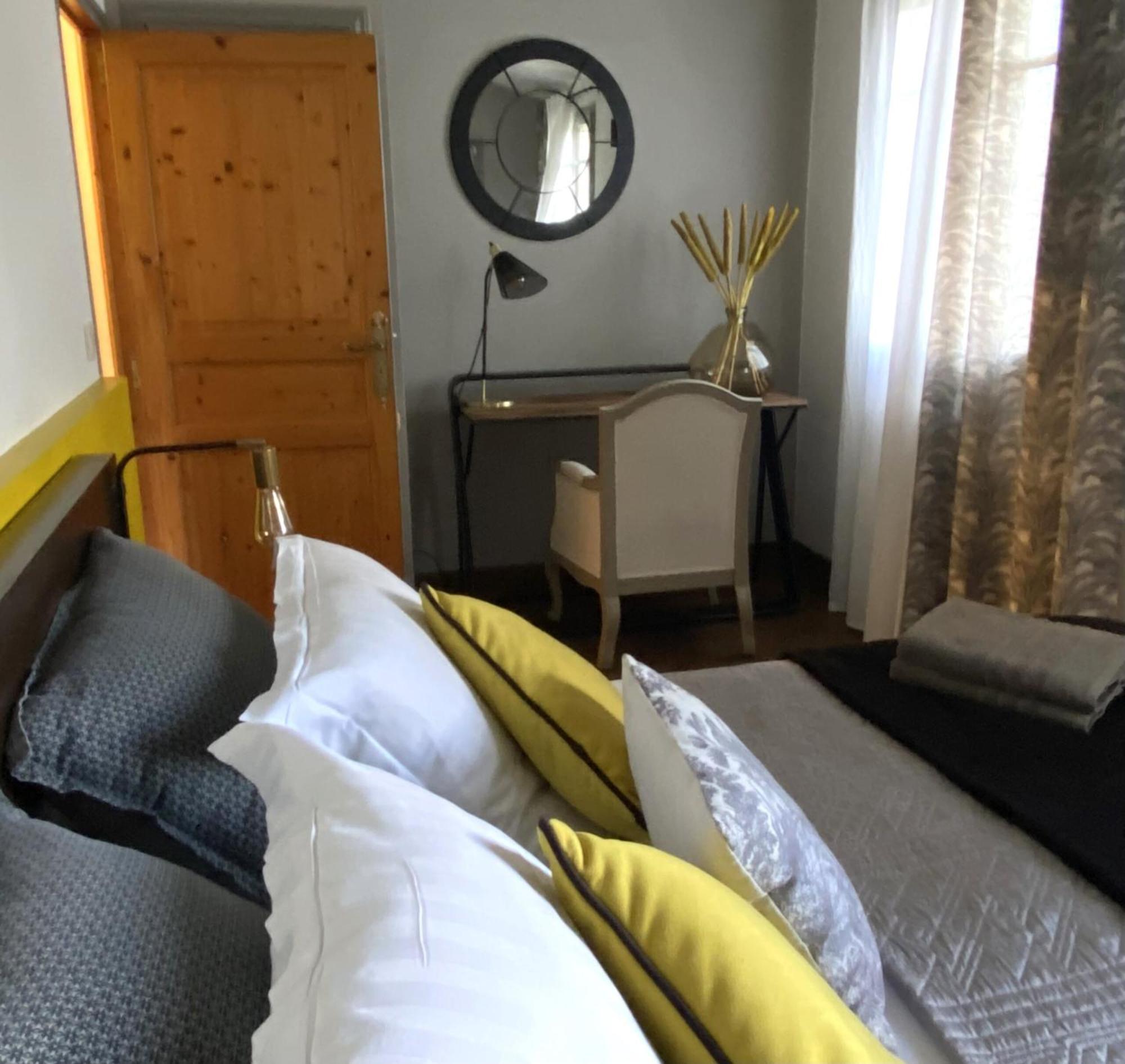 Le Logis De La Brumanderie - Saintes Fontcouverte  Rom bilde