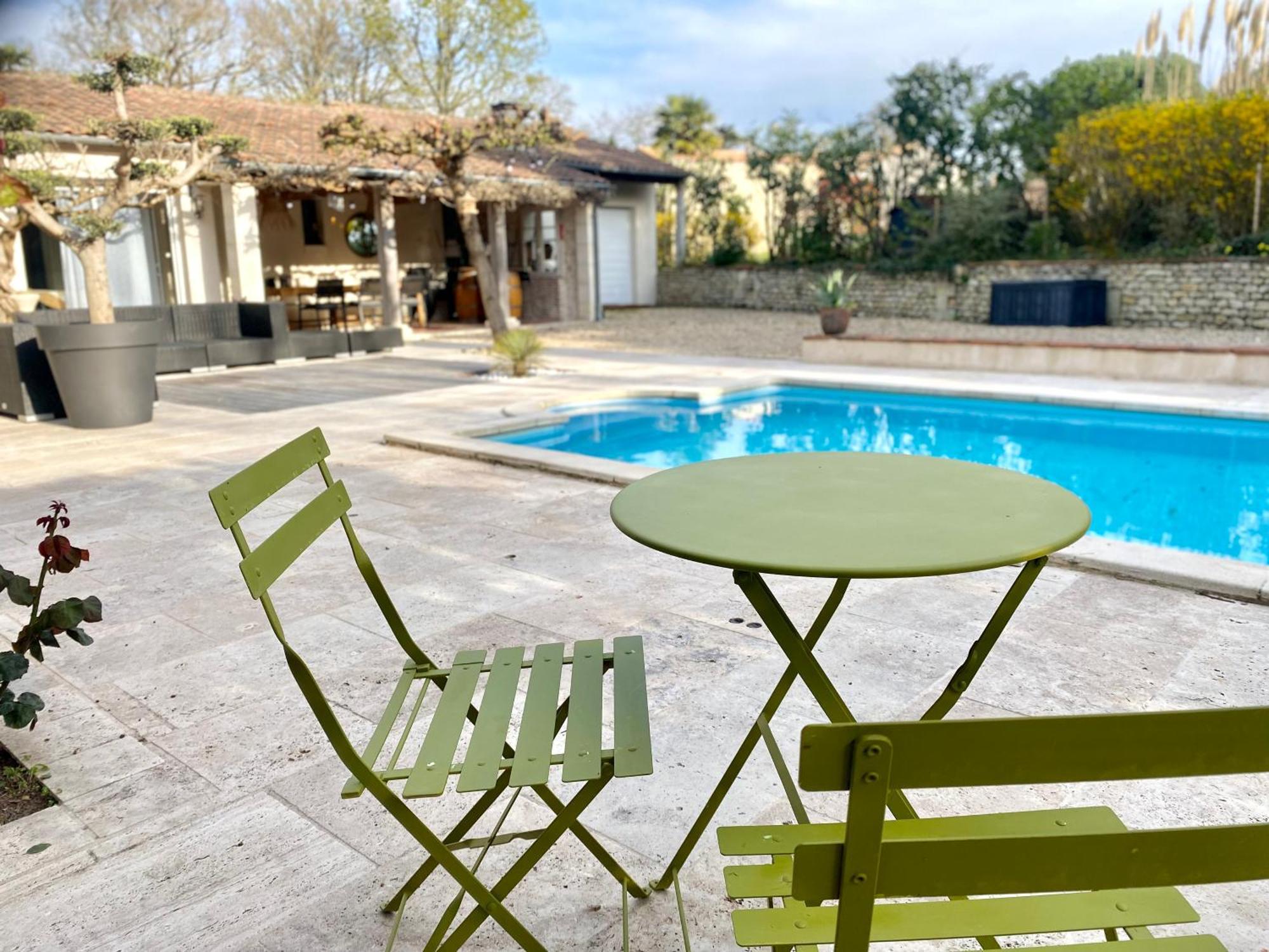 Le Logis De La Brumanderie - Saintes Fontcouverte  Rom bilde