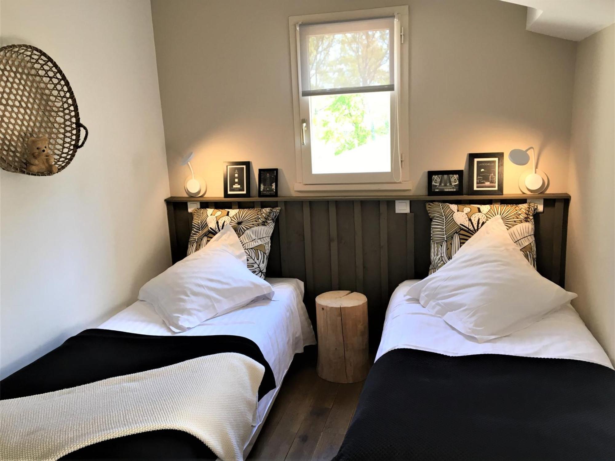 Le Logis De La Brumanderie - Saintes Fontcouverte  Rom bilde