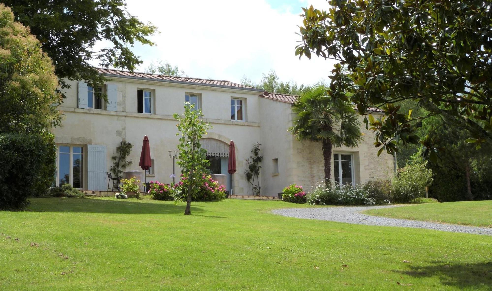Le Logis De La Brumanderie - Saintes Fontcouverte  Eksteriør bilde